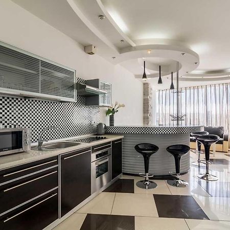 Cozy Apartment In Most City Center Днепр Экстерьер фото